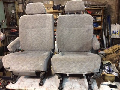 мои сиденья от Эльгранда.jpg