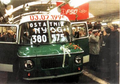 ostatnia nysa opuszcza hale montażowe FSD -1994 r..jpg (82.64 КБ, 24100 просмотров) ostatnia nysa opuszcza hale montażowe FSD -1994 r..jpg